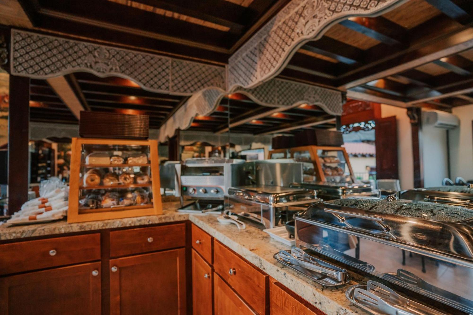 Pantai Inn San Diego Esterno foto
